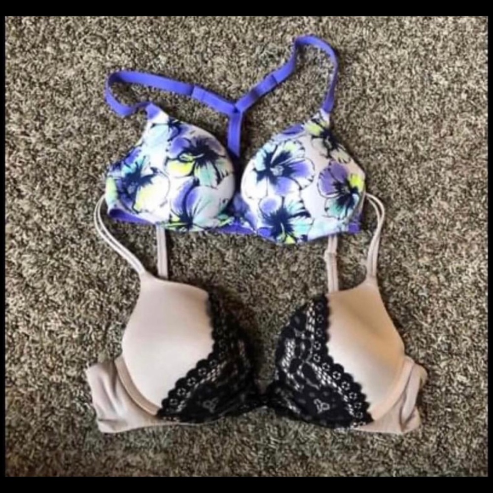Pair of 32B Victoria Secret bras